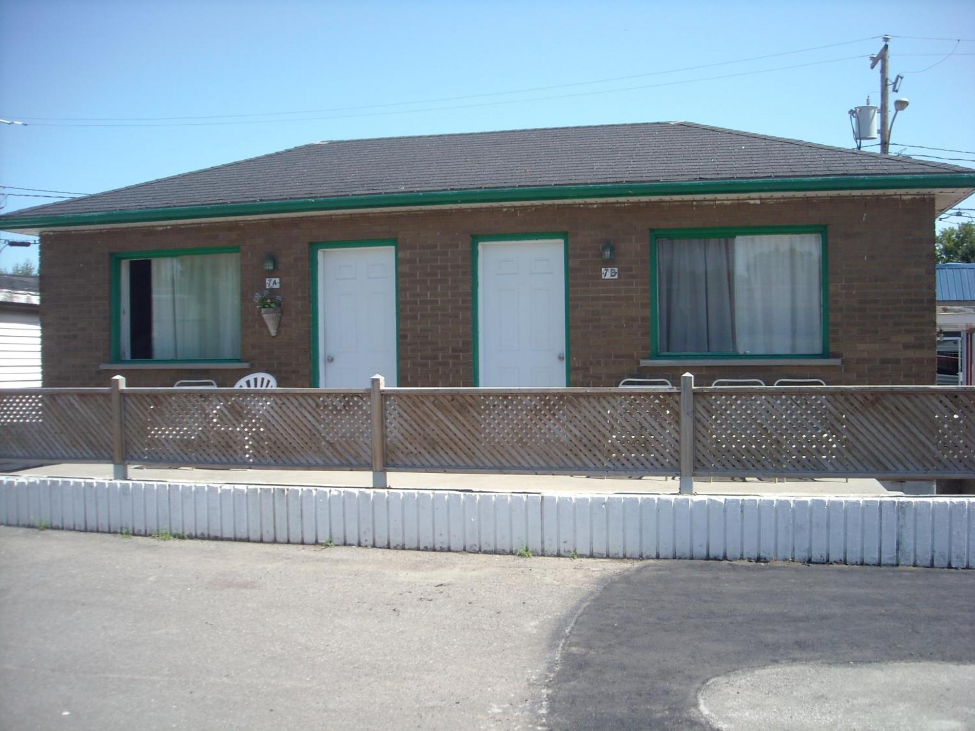 Motel Montreal Notre-Dame-de-l'Ile-Perrot Εξωτερικό φωτογραφία
