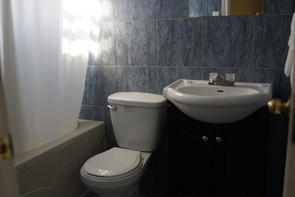 Motel Montreal Notre-Dame-de-l'Ile-Perrot Εξωτερικό φωτογραφία