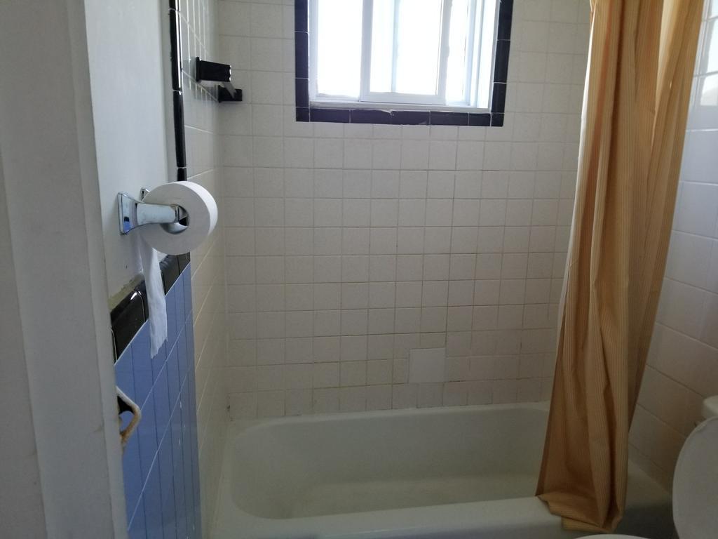 Motel Montreal Notre-Dame-de-l'Ile-Perrot Εξωτερικό φωτογραφία