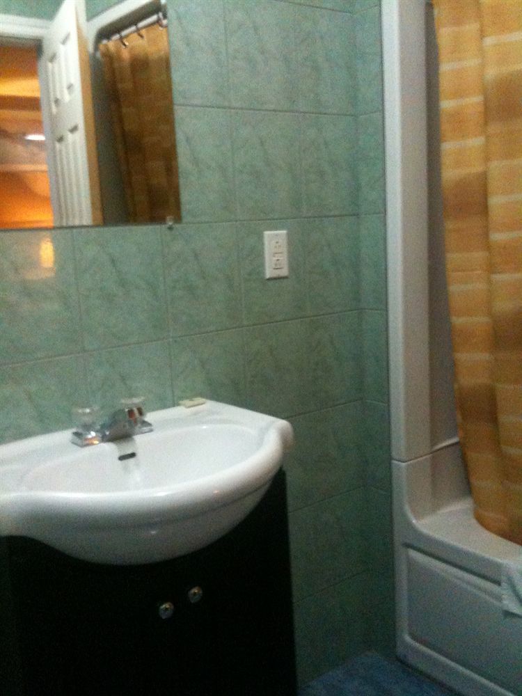 Motel Montreal Notre-Dame-de-l'Ile-Perrot Εξωτερικό φωτογραφία