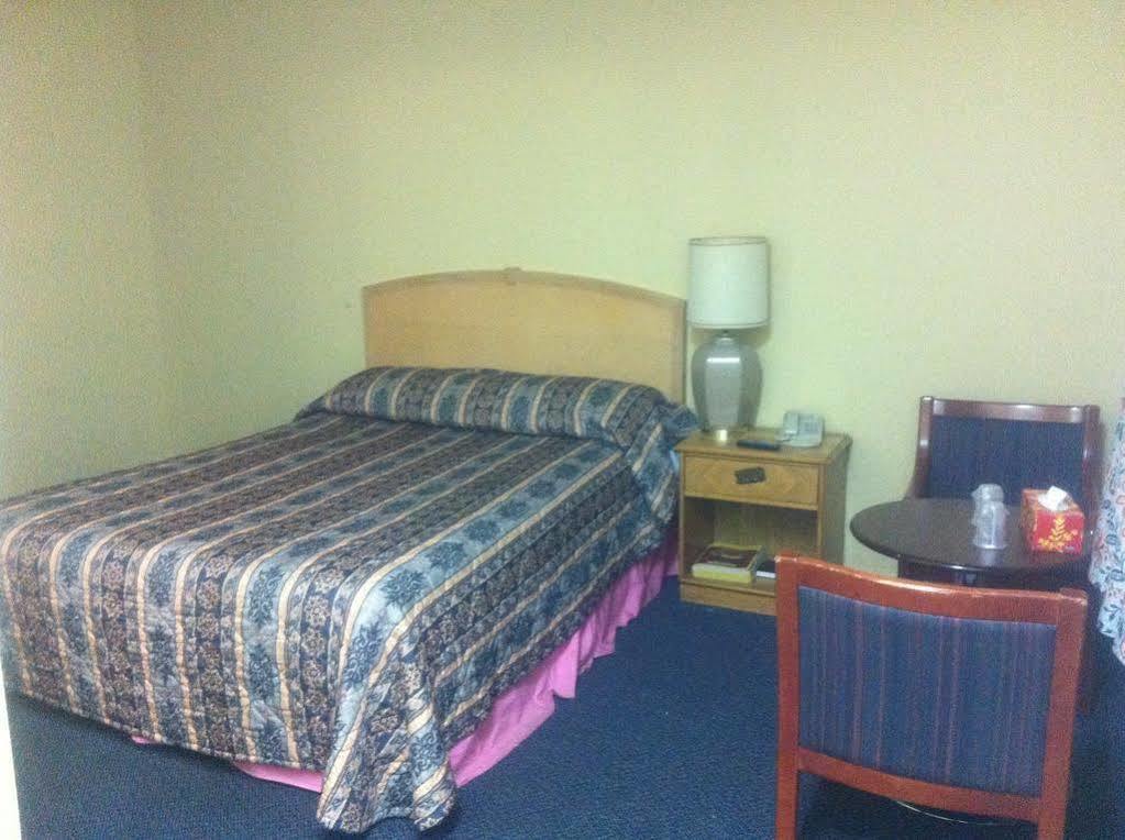 Motel Montreal Notre-Dame-de-l'Ile-Perrot Εξωτερικό φωτογραφία